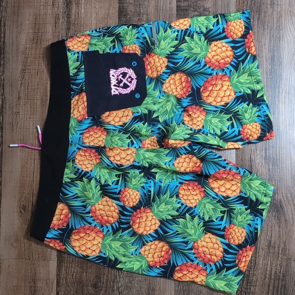 Dixxon Board shorts Size 42 In Tropical Pineapple ๐ ๐ All Over Print - Picture 6 of 9